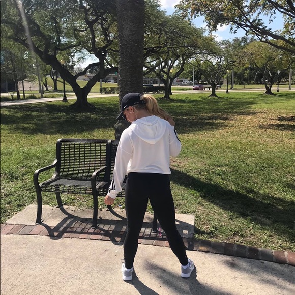 Light sweater top - Picture 3 of 5